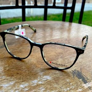 Elizabeth Arden nwt glasses